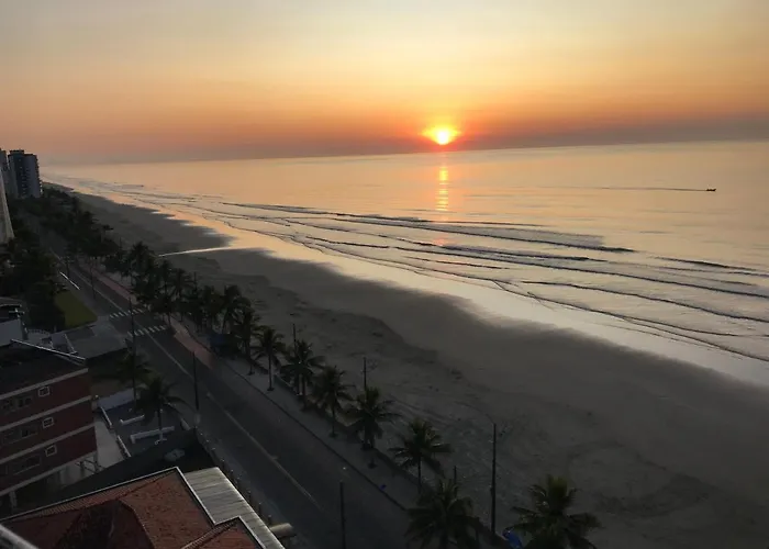 Mongaguá com vista para o Mar pé na areia